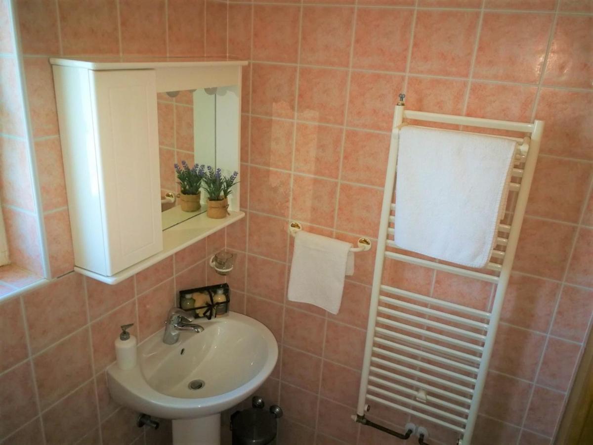 Apartments Bilic With Garden & Swimming Pool - 50M From The Beach Pjescana Uvala Exterior photo